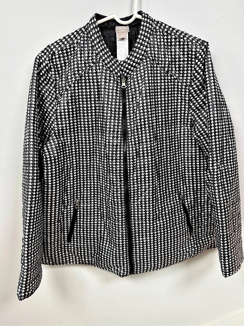 Chico's Zenergy Reversible Houndstooth Puffer Jacket Black White Quilted 16/18